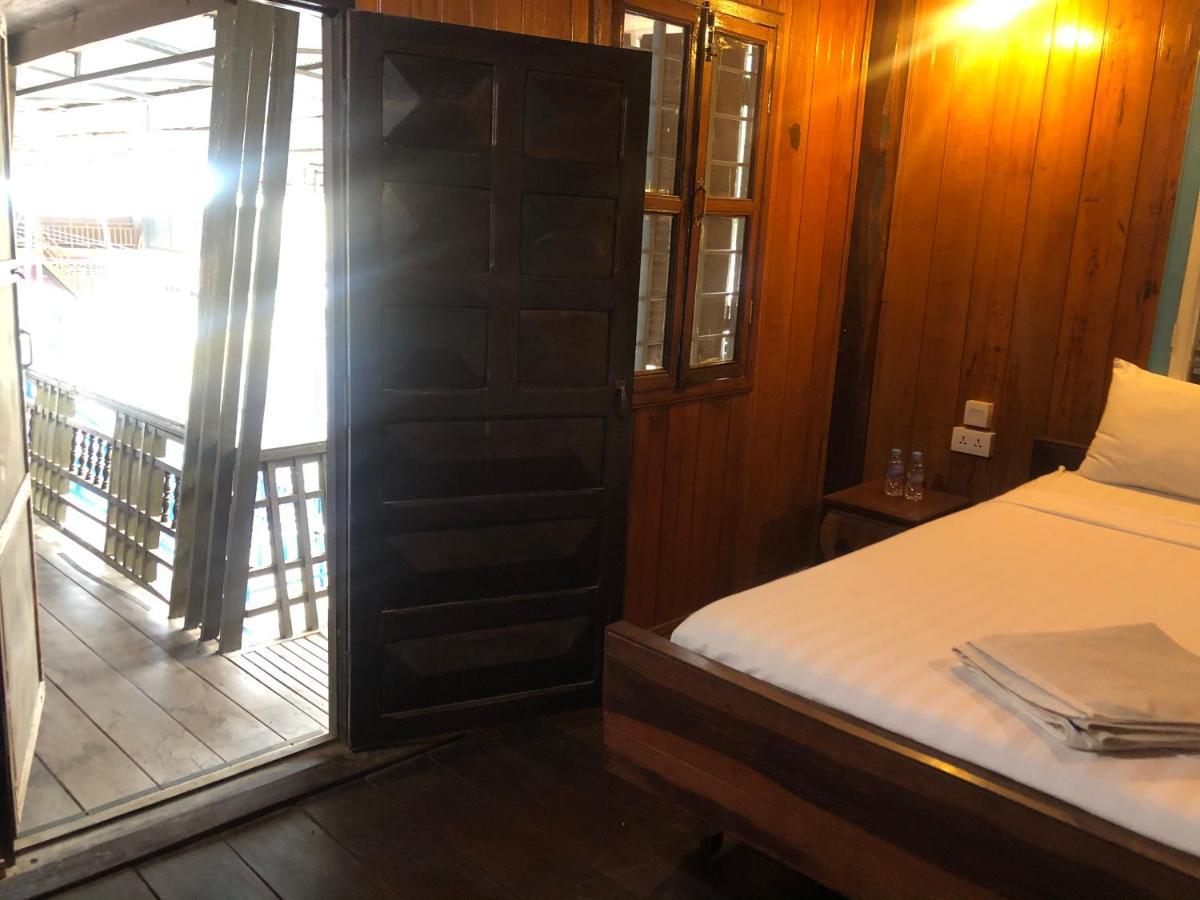 Nomad Guesthouse Kratie Exterior photo